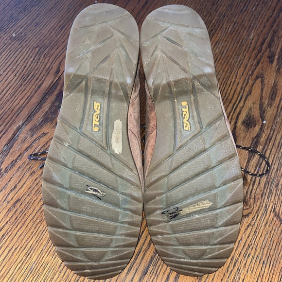 Teva boots - Picture 9 of 11